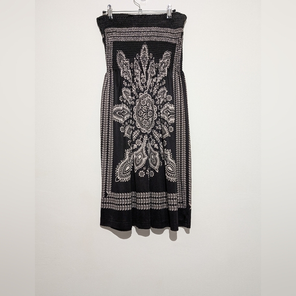 Elegant Black and White Strapless Sundress with Bohemian print - Picture 5 of 8